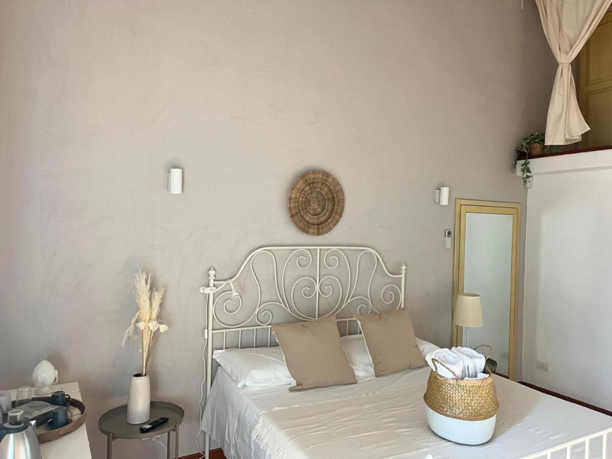 ホテル Apulia Journey - Manzoni 11 バーリ エクステリア 写真